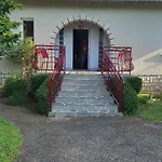 L'oustal Holiday home