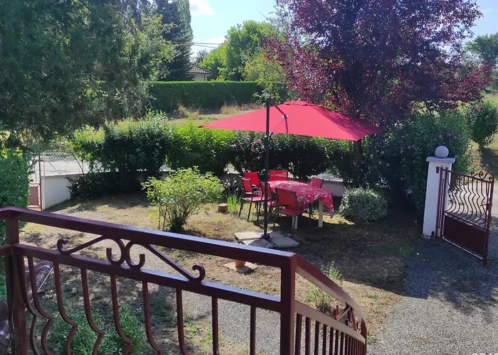 L'oustal Hébergement de vacances Saint-Constant