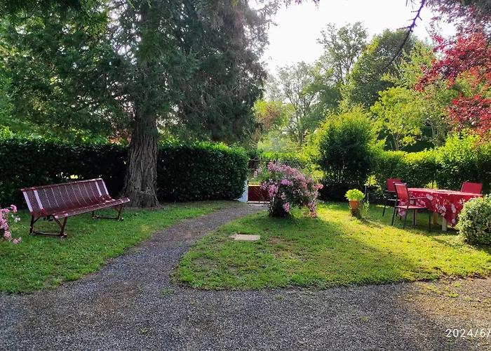 L'oustal Hébergement de vacances Saint-Constant